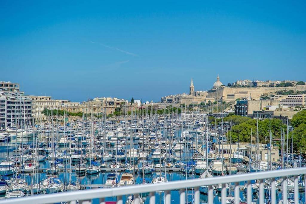 Centre Point, Malta'S Most Central Pietà Buitenkant foto